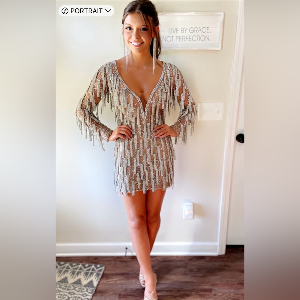 Ashley Lauren homecoming dress size 4, altered to a 2